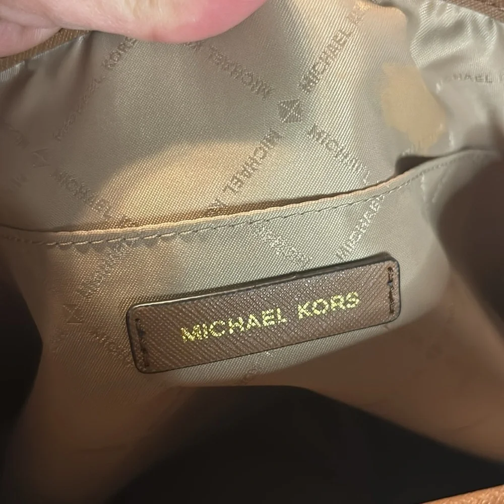 Michael Kors Sady Large Tote - Picture 11 of 13